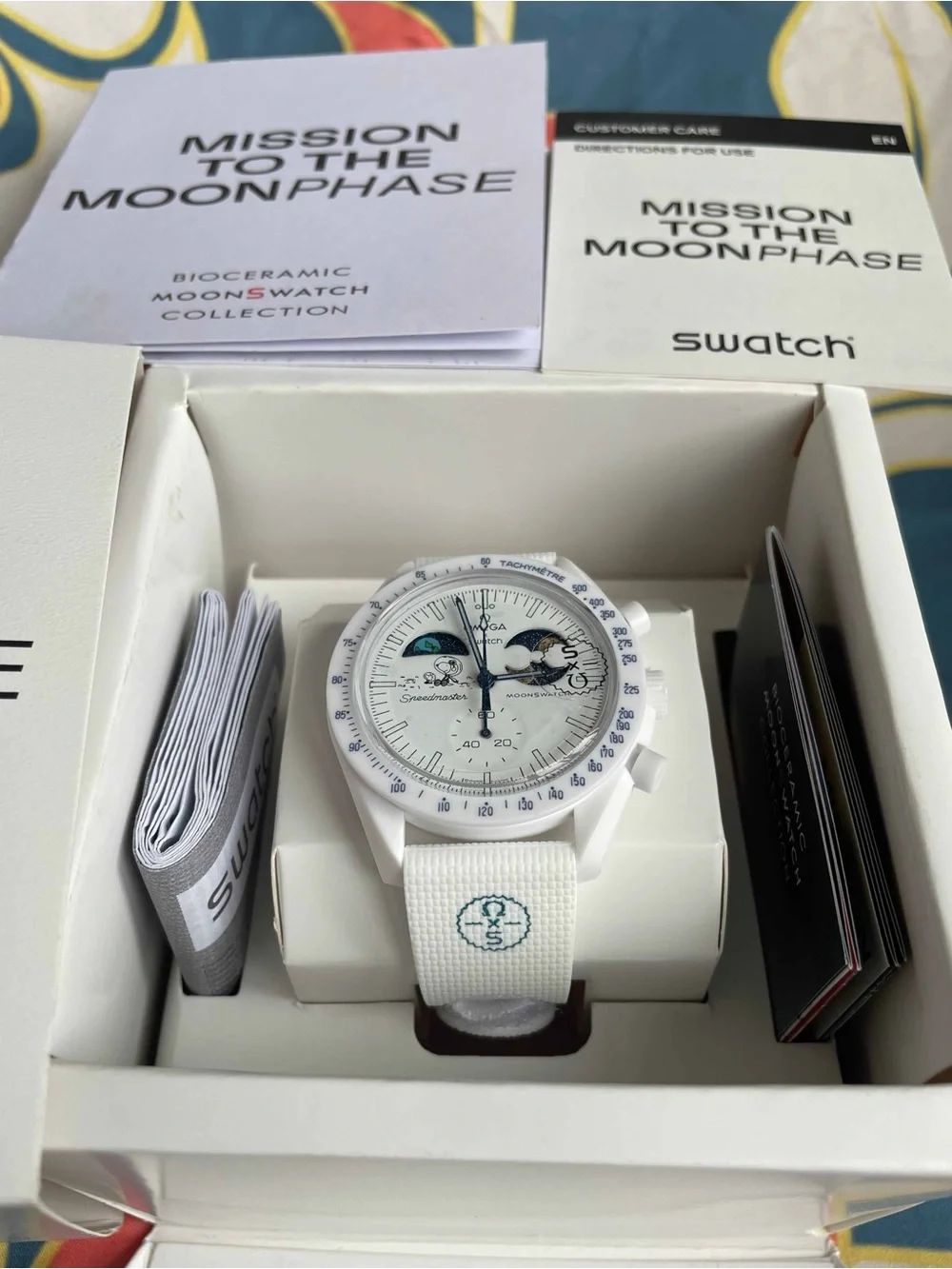 NWOT Omega x Swatch Mission to Earthphase Moonshine Gold Snoopy Cold Moon Full